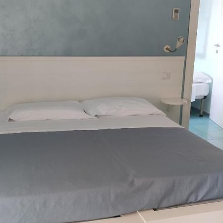 Rock Garden Bed & Breakfast กาเอตา ภายนอก รูปภาพ